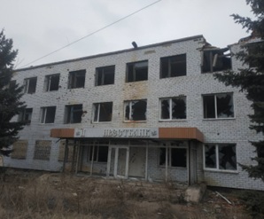 1/3 частка адміністративно-побутової будівлі, загальною площею 353,9 кв.м, за адресою: Донецька обл., Мар`їнський р., м. Мар`їнка, проспект Дружби (був. проспект Ворошилова), будинок 34-а. Реєстраційний номер об`єкту нерухомого майна: 8296424. Інвентарний № 90843. Гараж і розвантажувальний бокс, загальною площею 129,4 кв.м, за адресою: Донецька обл., Мар`їнський р., м. Мар`їнка, проспект Дружби (був. проспект Ворошилова), будинок 34-б. Реєстраційний номер об`єкту нерухомого майна: 8296752. Інвентарний № 90844. Основні засоби у кількості 58 шт