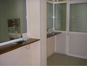 16/100 частин нежитлової будівлі, загальною площею 292,8 кв. м, за адресою: Донецька обл., Новоазовський р., м. Новоазовськ, вулиця 60 років СРСР, будинок 84. Реєстраційний номер об`єкту нерухомого майна: 8078544. Інвентарний № 103141. Основні засоби у кількості 4 шт