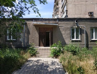 Банк (приміщення) (12/100 часток), загальною площею 778,90 кв.м, за адресою: Донецька обл., м. Маріуполь, вулиця Азовстальська за №19/1. Реєстровий №321 в реєстровій книзі №1. Інвентарний № 105633. Основні засоби у кількості 7 одиниць