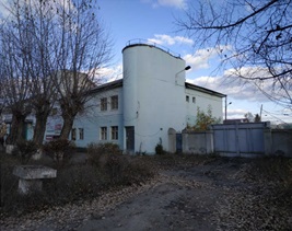 Будинок (А-2 основна будівля), загальною площею 1 056,0 кв.м, з будівлями (Б-гараж, В-гараж, Г-вбиральня, Д-вбиральня, М-сарай), загальною площею 176,8 кв. м, за адресою: Луганська обл., м. Рубіжне, вулиця Дойчева, будинок 7. Реєстраційний номер 285824. Інвентарний № 85863