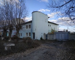 Будинок (А-2 основна будівля), загальною площею 1 056,0 кв.м, з будівлями (Б-гараж, В-гараж, Г-вбиральня, Д-вбиральня, М-сарай), загальною площею 176,8 кв. м, за адресою: Луганська обл., м. Рубіжне, вулиця Дойчева, будинок 7. Реєстраційний номер 285824. Інвентарний № 85863