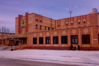 Будинок літ. ``А-ІІІ`` з прибудовами літ. ``А`-І``, літ. ``А``-І``, літ. ``А```-І``, загальною площею 4 446,7 кв.м, за адресою: Донецька обл., м. Горлівка, вулиця Петровського Г.І., будинок 1. Реєстраційний номер об`єкту нерухомого майна: 1736566. Інвентарний № 98600. Будинок літ. ``Б-ІІІ``, загальною площею 387,7 кв.м, за адресою: Донецька обл., м. Горлівка, вулиця Петровського Г.І., будинок 1. Реєстраційний номер об`єкту нерухомого майна: 1736566. Інвентарний № 98590. Будинок літ. ``Г-І``, загальною площею 184,4 кв.м, за адресою: Донецька обл., м. Горлівка, вулиця Петровського Г.І., будинок 1. Реєстраційний номер об`єкту нерухомого майна: 1736566. Інвентарний № 98516. Будинок літ. ``Д-І``, загальною площею 101,1 кв. м, за адресою: Донецька обл., м. Горлівка, вулиця Петровського Г.І., будинок 1. Реєстраційний номер об`єкту нерухомого майна: 1736566. Інвентарний № 98509. Основні засоби у кількості 176 шт