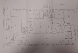 Будівля банку (А) з господарською спорудою (Б), загальною площею 2 175,4 кв. м, за адресою: Донецька обл., м. Шахтарськ, вулиця Берегового, будинок 9а. Реєстраційний номер об`єкту нерухомого майна: 25758950. Інвентарний № 95659. Господарська споруда (Б) з будівлею банку (А), загальною площею 2 175,4 кв. м, за адресою: Донецька обл., м. Шахтарськ, вулиця Берегового, будинок 9а. Реєстраційний номер об`єкту нерухомого майна: 25758950. Інвентарний № 94397. Основні засоби у кількості 33 одиниці