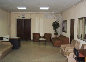 Будівля банку, загальною площею 923,40 кв. м, за адресою: Донецька обл., м. Макіївка, вулиця Кірова (назва нечинна), будинок 51. Реєстраційний номер об’єкта нерухомого майна: 20598568. Інвентарний № 95249. Основні засоби у кількості 7 одиниць