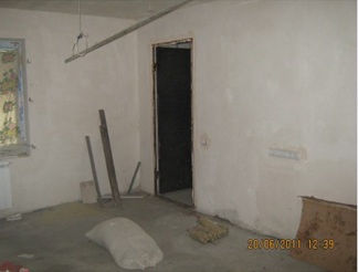 Квартира, загальною площею 46,30 кв.м (житлова площа - 30,90 кв.м), за адресою: Луганська обл., м. Антрацит, вулиця Петровського, будинок 49 в, квартира 2. Реєстраційний номер об’єкта нерухомого майна: 14120165. Інвентарний № 85614