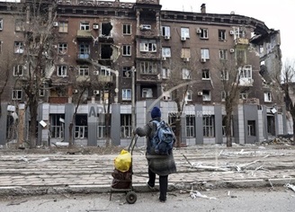 Нежиле приміщення (8/100 часток), загальною площею 751,4 кв.м, за адресою: Донецька обл., м. Маріуполь, проспект Ілліча, будинок 135, приміщення 112,113,114. Реєстраційний номер об`єкту нерухомого майна: 6911327. Інвентарний № 103139. Майнові права на банк, загальною площею 115,2 кв.м, за адресою: Донецька обл., м. Маріуполь, проспект Ілліча, будинок 135 (приміщення 123). Інвентарний № 103088. Земельна ділянка, площею 0,022 га (кадастровий номер 1412336600:01:011:0296), за адресою: Донецька обл., м. Маріуполь, проспект Ілліча, 135. Цільове призначення - для експлуатації та обслуговування філії банку. Інвентарний № 103412. Основні засоби у кількості 266 одиниць