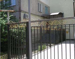 Нежиле приміщення (в літ. ``В``), загальною площею 108,1 кв.м, за адресою: Автономна Республіка Крим, м. Керч, вулиця Ленінців Юних, будинок 1. Реєстраційний номер об’єкта нерухомого майна: 6687991. Інвентарний № 88538. Основні засоби у кількості 16 одиниць