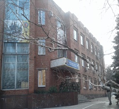 Нежиле приміщення, загальною площею 1 745,0 кв.м, за адресою: Донецька обл., м. Маріуполь, вулиця Громової, будинок 67. Реєстраційний номер об`єкту нерухомого майна: 432744. Інвентарний № 104286. Гаражі, загальною площею 92,6 кв.м, за адресою: Донецька обл., м. Маріуполь, вулиця Громової, будинок 67. Реєстровий номер 924 в реєстровій книзі №2. Інвентарний № 104280. Основні засоби у кількості 5 шт
