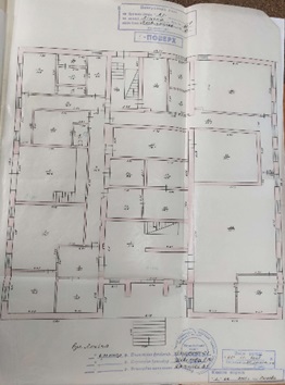 Нежитлова будівля, загальною площею 1 270,0 кв. м, за адресою: Луганська обл., м. Сокологірськ (Первомайськ), вулиця Леніна, будинок 60б. Реєстраційний номер об’єкта нерухомого майна: 301507. Інвентарний № 86510. Основні засоби у кількості 92 шт