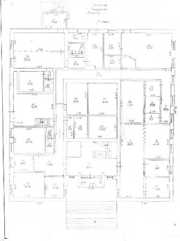 Нежитлові будівлі: будівля банку (2 А), загальною площею 1 275,2 кв. м, та гараж (1 Б), загальною площею 85,8 кв.м, за адресою: Донецька обл., м. Макіївка, вулиця Полтавська, будинок б/н. Реєстраційний номер об’єкта нерухомого майна: 20613910. Інвентарний № 95251. Основні засоби у кількості 9 одиниць