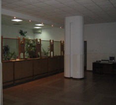 Приміщення банку, загальною площею 1 003,5 кв.м, за адресою: Автономна Республіка Крим, м. Феодосія, вул. Назукіна, №3. Реєстровий номер 298 на стр. 70 в реєстровій книзі №3а. Інвентарний № 88576. Основні засоби у кількості 31 шт