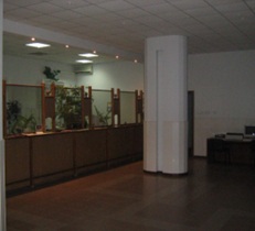 Приміщення банку, загальною площею 1 003,5 кв.м, за адресою: Автономна Республіка Крим, м. Феодосія, вул. Назукіна, №3. Реєстровий номер 298 на стр. 70 в реєстровій книзі №3а. Інвентарний № 88576. Основні засоби у кількості 31 шт