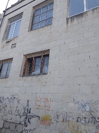 Приміщення банку, загальною площею 618,6 кв. м, за адресою: Херсонська обл., м. Херсон, вулиця Комкова, будинок 94. Реєстраційний номер об’єкта нерухомого майна: 1889947765101. Основні засоби у кількості 2 шт