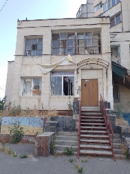 Приміщення банку, загальною площею 618,6 кв. м, за адресою: Херсонська обл., м. Херсон, вулиця Комкова, будинок 94. Реєстраційний номер об’єкта нерухомого майна: 1889947765101. Основні засоби у кількості 2 шт